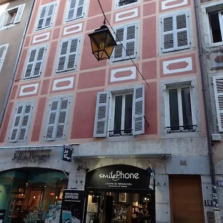 Plein De Charme - Coeur Vieille Apartment *